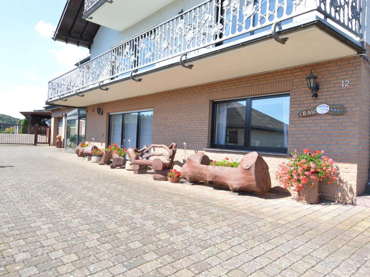 Apartment In Eifel With Children S PlaygroundLirstal エクステリア 写真