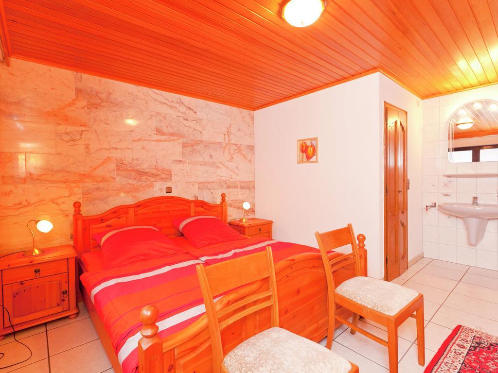 Apartment In Eifel With Children S PlaygroundLirstal エクステリア 写真