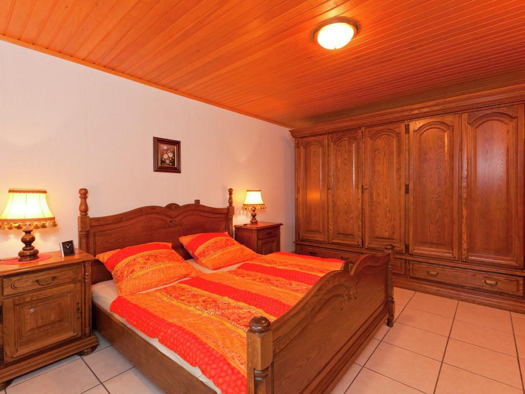Apartment In Eifel With Children S PlaygroundLirstal エクステリア 写真