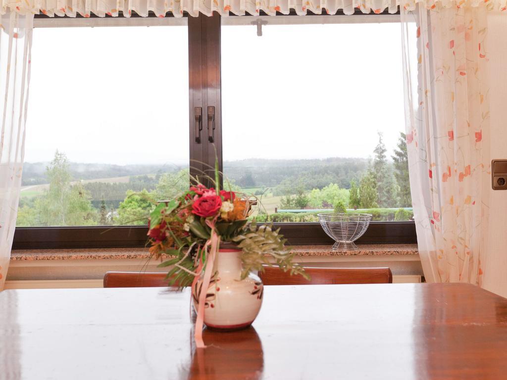 Apartment In Eifel With Children S PlaygroundLirstal エクステリア 写真
